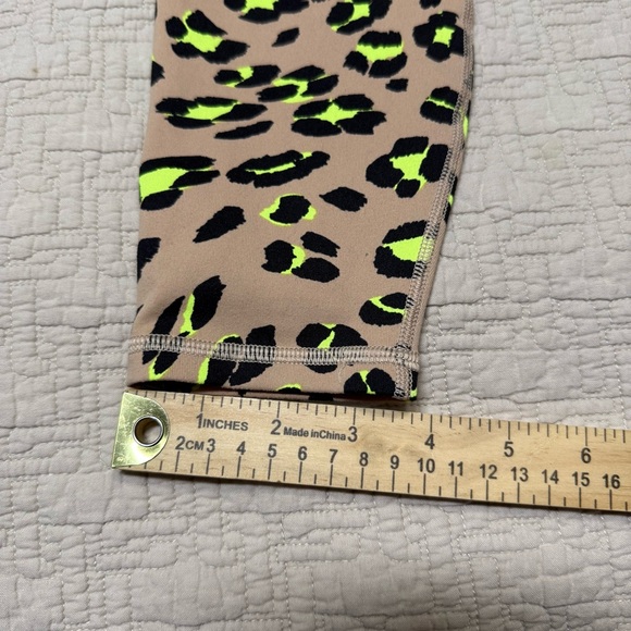 Fabletics x Vanessa Hudgens Define PowerHold Ultra HW Legging Desert Wavy Leo XS - Picture 9 of 10